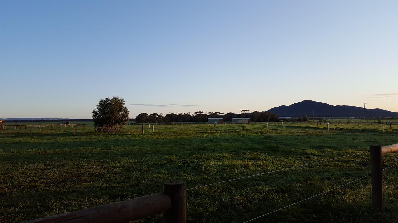 Lara Lodge Bagian luar foto